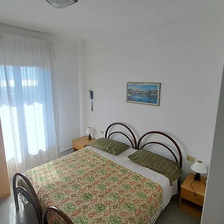 Alberta 2* Massa (Tuscany)